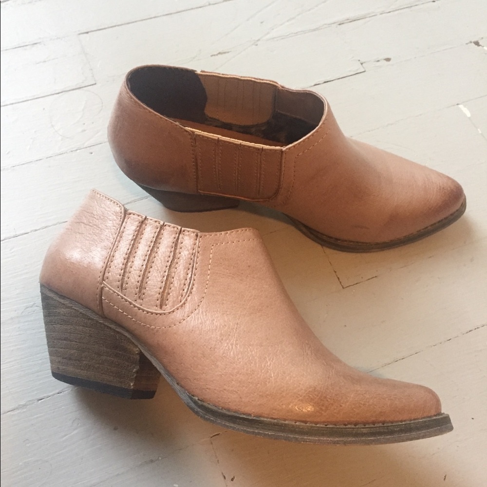 Very Volatile LosAngeles Leather Ankle Boot Sz 5.5